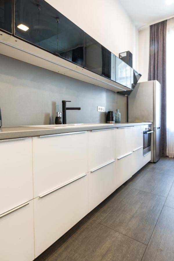 Luxury Nova Home Next To The New York Cafe Budapeste Exterior foto