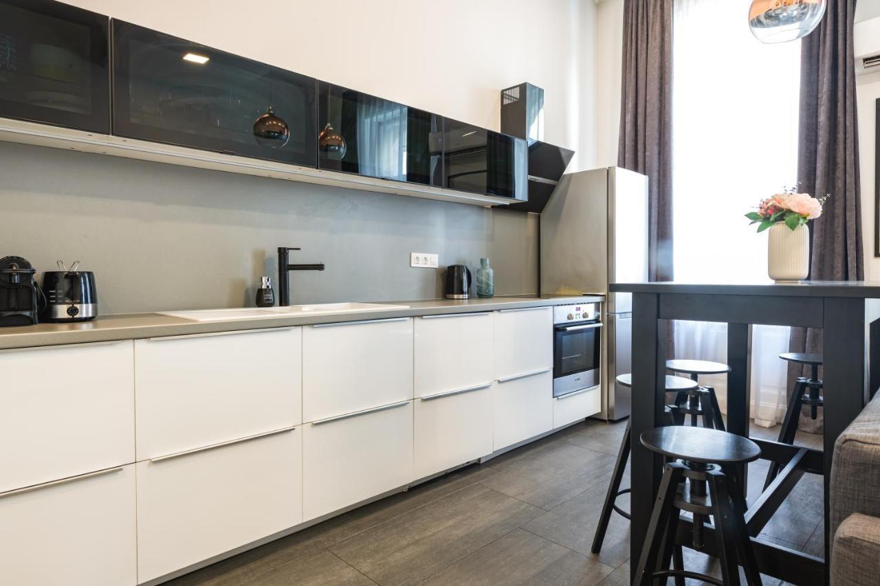 Luxury Nova Home Next To The New York Cafe Budapeste Exterior foto